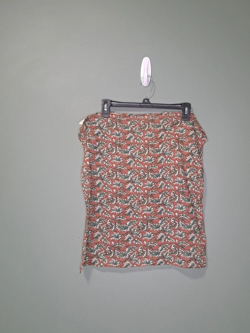 Sezane Scarf Pink Vine Print